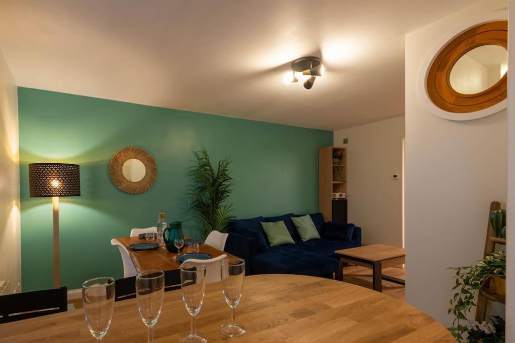 Balneo & Sauna, Sejour Detente Aux Teinturiers - Metro Charpennes - Garage วีเลอร์บาน ภายนอก รูปภาพ